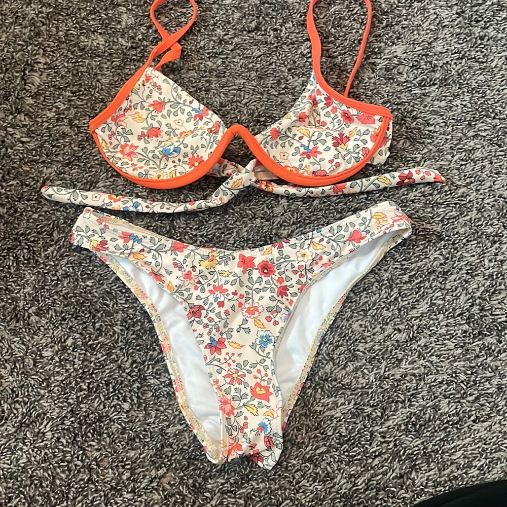 Flower print bikini